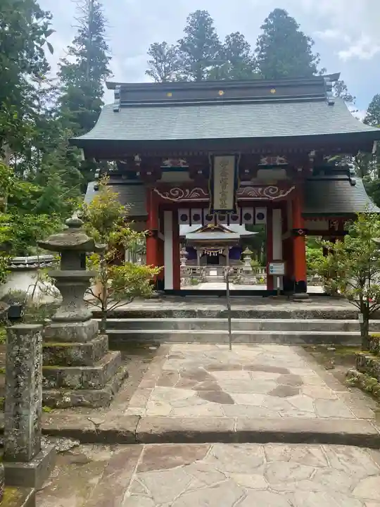 宇奈岐日女神社の山門・神門