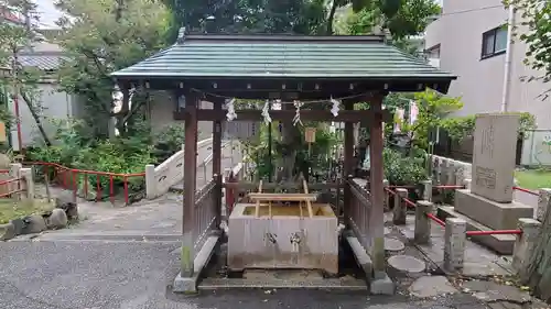 江島杉山神社の手水舎
