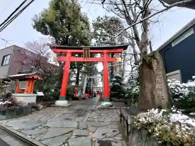 馬橋稲荷神社の{uncategorized: "未分類", other: "その他", undefined: "問題あり", building: "その他建物", grave: "お墓", sacred_gate: "鳥居", guardian: "狛犬", statue: "像", buddha: "仏像", history: "歴史", nature: "自然", garden: "庭園", animal: "動物", pagoda: "塔", temizu: "手水舎", mountain_gate: "山門・神門", sanctuary: "本殿・本堂", subordinate: "末社・摂社", art: "芸術", scenery: "景色", jizo: "地蔵", ema: "絵馬", goshuin: "御朱印", omikuji: "おみくじ", items: "授与品その他", amulet: "お守り", goshuincho: "御朱印帳", eats: "食事", festival: "お祭り", votive_dance: "神楽", shichigosan: "七五三参", wedding: "結婚式", experience: "体験その他", initially: "初詣", around: "周辺", anti_infection: "感染症対策"}