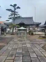 龍光寺の{uncategorized: "未分類", other: "その他", undefined: "問題あり", building: "その他建物", grave: "お墓", sacred_gate: "鳥居", guardian: "狛犬", statue: "像", buddha: "仏像", history: "歴史", nature: "自然", garden: "庭園", animal: "動物", pagoda: "塔", temizu: "手水舎", mountain_gate: "山門・神門", sanctuary: "本殿・本堂", subordinate: "末社・摂社", art: "芸術", scenery: "景色", jizo: "地蔵", ema: "絵馬", goshuin: "御朱印", omikuji: "おみくじ", items: "授与品その他", amulet: "お守り", goshuincho: "御朱印帳", eats: "食事", festival: "お祭り", votive_dance: "神楽", shichigosan: "七五三参", wedding: "結婚式", experience: "体験その他", initially: "初詣", around: "周辺", anti_infection: "感染症対策"}