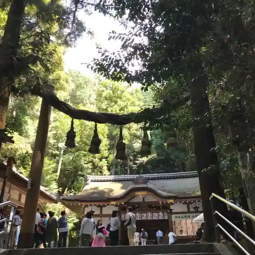 狭井坐大神荒魂神社(狭井神社)の鳥居