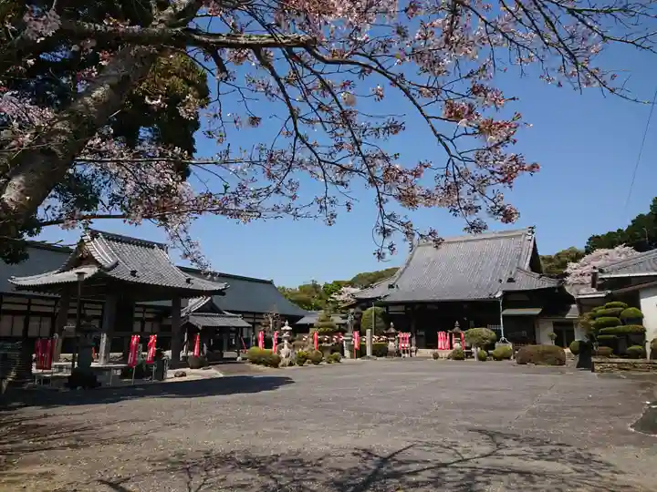 渭信寺の本殿・本堂