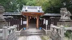 伊豆神社の山門