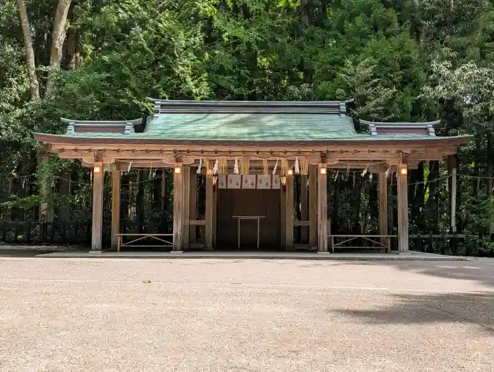 彌彦神社の{uncategorized: "未分類", other: "その他", undefined: "問題あり", building: "その他建物", grave: "お墓", sacred_gate: "鳥居", guardian: "狛犬", statue: "像", buddha: "仏像", history: "歴史", nature: "自然", garden: "庭園", animal: "動物", pagoda: "塔", temizu: "手水舎", mountain_gate: "山門・神門", sanctuary: "本殿・本堂", subordinate: "末社・摂社", art: "芸術", scenery: "景色", jizo: "地蔵", ema: "絵馬", goshuin: "御朱印", omikuji: "おみくじ", items: "授与品その他", amulet: "お守り", goshuincho: "御朱印帳", eats: "食事", festival: "お祭り", votive_dance: "神楽", shichigosan: "七五三参", wedding: "結婚式", experience: "体験その他", initially: "初詣", around: "周辺", anti_infection: "感染症対策"}