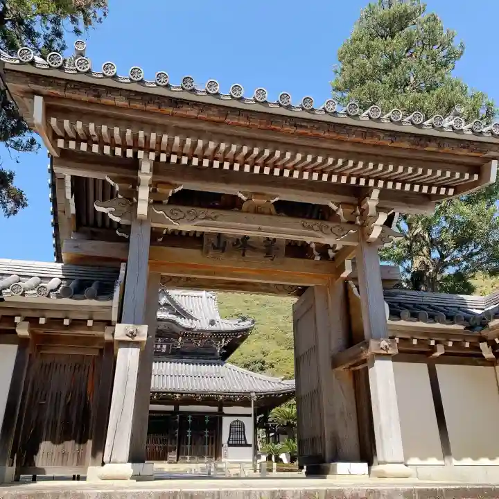 興国寺の{uncategorized: "未分類", other: "その他", undefined: "問題あり", building: "その他建物", grave: "お墓", sacred_gate: "鳥居", guardian: "狛犬", statue: "像", buddha: "仏像", history: "歴史", nature: "自然", garden: "庭園", animal: "動物", pagoda: "塔", temizu: "手水舎", mountain_gate: "山門・神門", sanctuary: "本殿・本堂", subordinate: "末社・摂社", art: "芸術", scenery: "景色", jizo: "地蔵", ema: "絵馬", goshuin: "御朱印", omikuji: "おみくじ", items: "授与品その他", amulet: "お守り", goshuincho: "御朱印帳", eats: "食事", festival: "お祭り", votive_dance: "神楽", shichigosan: "七五三参", wedding: "結婚式", experience: "体験その他", initially: "初詣", around: "周辺", anti_infection: "感染症対策"}