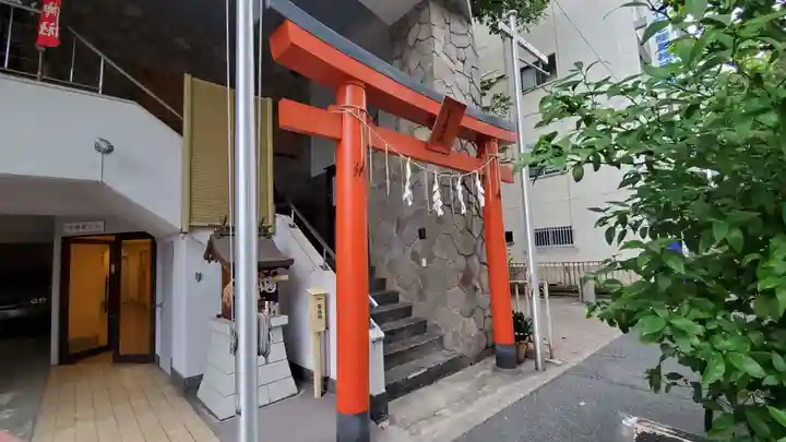 初音森神社の鳥居