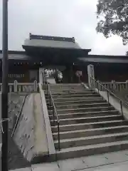 岡田神社の山門