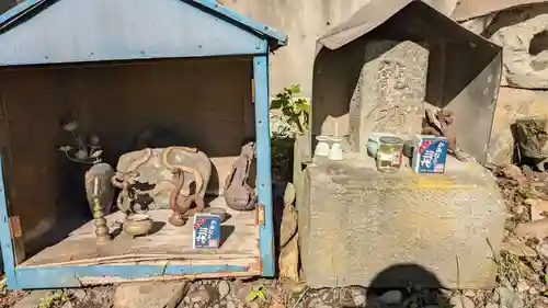 滝の不動尊の末社・摂社