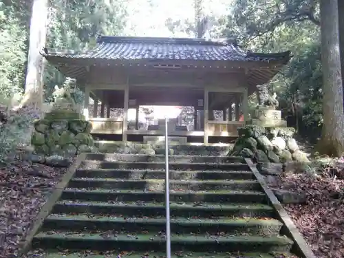 七社神社の山門