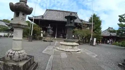 穴太寺の本殿・本堂