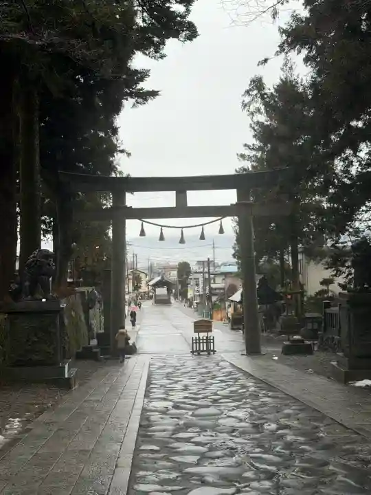 諏訪大社下社春宮の{uncategorized: "未分類", other: "その他", undefined: "問題あり", building: "その他建物", grave: "お墓", sacred_gate: "鳥居", guardian: "狛犬", statue: "像", buddha: "仏像", history: "歴史", nature: "自然", garden: "庭園", animal: "動物", pagoda: "塔", temizu: "手水舎", mountain_gate: "山門・神門", sanctuary: "本殿・本堂", subordinate: "末社・摂社", art: "芸術", scenery: "景色", jizo: "地蔵", ema: "絵馬", goshuin: "御朱印", omikuji: "おみくじ", items: "授与品その他", amulet: "お守り", goshuincho: "御朱印帳", eats: "食事", festival: "お祭り", votive_dance: "神楽", shichigosan: "七五三参", wedding: "結婚式", experience: "体験その他", initially: "初詣", around: "周辺", anti_infection: "感染症対策"}