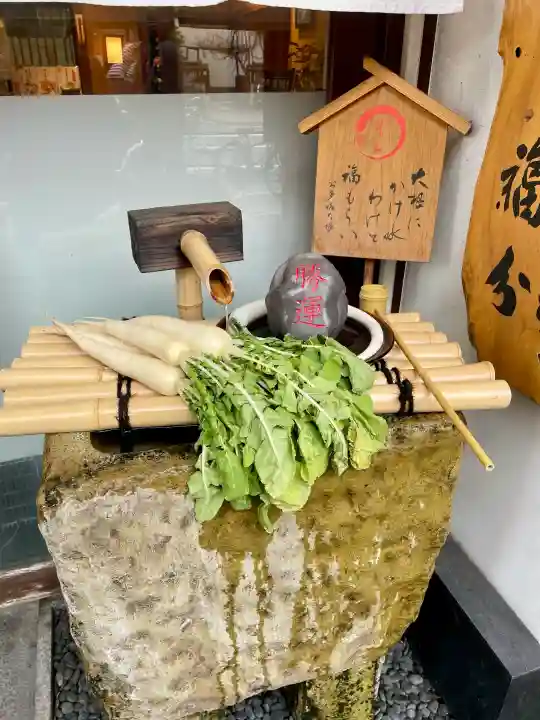 勝運稲荷の{uncategorized: "未分類", other: "その他", undefined: "問題あり", building: "その他建物", grave: "お墓", sacred_gate: "鳥居", guardian: "狛犬", statue: "像", buddha: "仏像", history: "歴史", nature: "自然", garden: "庭園", animal: "動物", pagoda: "塔", temizu: "手水舎", mountain_gate: "山門・神門", sanctuary: "本殿・本堂", subordinate: "末社・摂社", art: "芸術", scenery: "景色", jizo: "地蔵", ema: "絵馬", goshuin: "御朱印", omikuji: "おみくじ", items: "授与品その他", amulet: "お守り", goshuincho: "御朱印帳", eats: "食事", festival: "お祭り", votive_dance: "神楽", shichigosan: "七五三参", wedding: "結婚式", experience: "体験その他", initially: "初詣", around: "周辺", anti_infection: "感染症対策"}