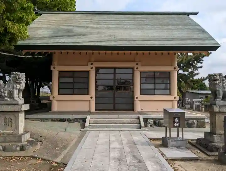神明社(新茶屋)の{uncategorized: "未分類", other: "その他", undefined: "問題あり", building: "その他建物", grave: "お墓", sacred_gate: "鳥居", guardian: "狛犬", statue: "像", buddha: "仏像", history: "歴史", nature: "自然", garden: "庭園", animal: "動物", pagoda: "塔", temizu: "手水舎", mountain_gate: "山門・神門", sanctuary: "本殿・本堂", subordinate: "末社・摂社", art: "芸術", scenery: "景色", jizo: "地蔵", ema: "絵馬", goshuin: "御朱印", omikuji: "おみくじ", items: "授与品その他", amulet: "お守り", goshuincho: "御朱印帳", eats: "食事", festival: "お祭り", votive_dance: "神楽", shichigosan: "七五三参", wedding: "結婚式", experience: "体験その他", initially: "初詣", around: "周辺", anti_infection: "感染症対策"}