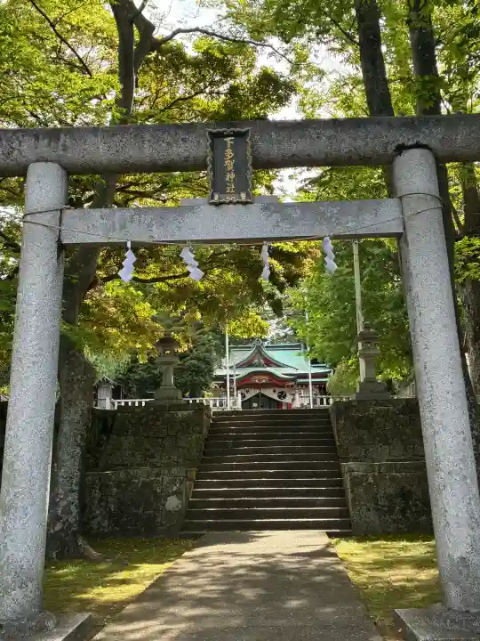下多賀神社の{uncategorized: "未分類", other: "その他", undefined: "問題あり", building: "その他建物", grave: "お墓", sacred_gate: "鳥居", guardian: "狛犬", statue: "像", buddha: "仏像", history: "歴史", nature: "自然", garden: "庭園", animal: "動物", pagoda: "塔", temizu: "手水舎", mountain_gate: "山門・神門", sanctuary: "本殿・本堂", subordinate: "末社・摂社", art: "芸術", scenery: "景色", jizo: "地蔵", ema: "絵馬", goshuin: "御朱印", omikuji: "おみくじ", items: "授与品その他", amulet: "お守り", goshuincho: "御朱印帳", eats: "食事", festival: "お祭り", votive_dance: "神楽", shichigosan: "七五三参", wedding: "結婚式", experience: "体験その他", initially: "初詣", around: "周辺", anti_infection: "感染症対策"}