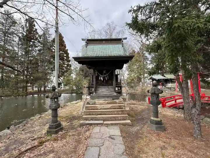 鳥海月山両所宮の{uncategorized: "未分類", other: "その他", undefined: "問題あり", building: "その他建物", grave: "お墓", sacred_gate: "鳥居", guardian: "狛犬", statue: "像", buddha: "仏像", history: "歴史", nature: "自然", garden: "庭園", animal: "動物", pagoda: "塔", temizu: "手水舎", mountain_gate: "山門・神門", sanctuary: "本殿・本堂", subordinate: "末社・摂社", art: "芸術", scenery: "景色", jizo: "地蔵", ema: "絵馬", goshuin: "御朱印", omikuji: "おみくじ", items: "授与品その他", amulet: "お守り", goshuincho: "御朱印帳", eats: "食事", festival: "お祭り", votive_dance: "神楽", shichigosan: "七五三参", wedding: "結婚式", experience: "体験その他", initially: "初詣", around: "周辺", anti_infection: "感染症対策"}