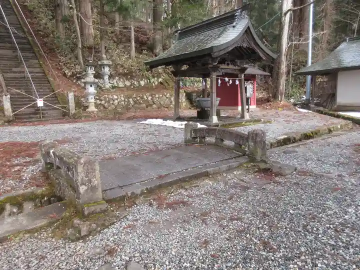 戸隠神社中社の手水舎