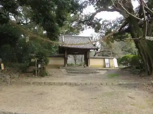 長岳寺の山門