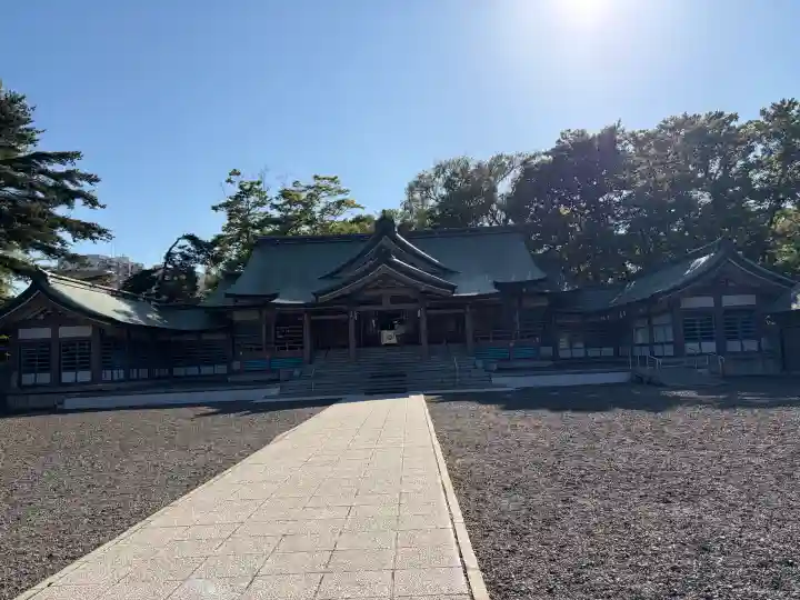 札幌護國神社の{uncategorized: "未分類", other: "その他", undefined: "問題あり", building: "その他建物", grave: "お墓", sacred_gate: "鳥居", guardian: "狛犬", statue: "像", buddha: "仏像", history: "歴史", nature: "自然", garden: "庭園", animal: "動物", pagoda: "塔", temizu: "手水舎", mountain_gate: "山門・神門", sanctuary: "本殿・本堂", subordinate: "末社・摂社", art: "芸術", scenery: "景色", jizo: "地蔵", ema: "絵馬", goshuin: "御朱印", omikuji: "おみくじ", items: "授与品その他", amulet: "お守り", goshuincho: "御朱印帳", eats: "食事", festival: "お祭り", votive_dance: "神楽", shichigosan: "七五三参", wedding: "結婚式", experience: "体験その他", initially: "初詣", around: "周辺", anti_infection: "感染症対策"}