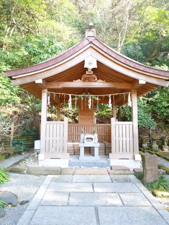 蛇苦止明神(蛇苦止堂)の{uncategorized: "未分類", other: "その他", undefined: "問題あり", building: "その他建物", grave: "お墓", sacred_gate: "鳥居", guardian: "狛犬", statue: "像", buddha: "仏像", history: "歴史", nature: "自然", garden: "庭園", animal: "動物", pagoda: "塔", temizu: "手水舎", mountain_gate: "山門・神門", sanctuary: "本殿・本堂", subordinate: "末社・摂社", art: "芸術", scenery: "景色", jizo: "地蔵", ema: "絵馬", goshuin: "御朱印", omikuji: "おみくじ", items: "授与品その他", amulet: "お守り", goshuincho: "御朱印帳", eats: "食事", festival: "お祭り", votive_dance: "神楽", shichigosan: "七五三参", wedding: "結婚式", experience: "体験その他", initially: "初詣", around: "周辺", anti_infection: "感染症対策"}