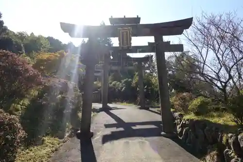 出世稲荷神社の鳥居