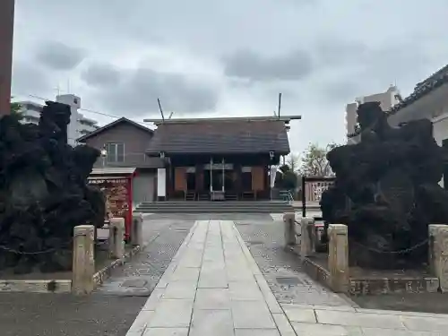 鶴見神社の{uncategorized: "未分類", other: "その他", undefined: "問題あり", building: "その他建物", grave: "お墓", sacred_gate: "鳥居", guardian: "狛犬", statue: "像", buddha: "仏像", history: "歴史", nature: "自然", garden: "庭園", animal: "動物", pagoda: "塔", temizu: "手水舎", mountain_gate: "山門・神門", sanctuary: "本殿・本堂", subordinate: "末社・摂社", art: "芸術", scenery: "景色", jizo: "地蔵", ema: "絵馬", goshuin: "御朱印", omikuji: "おみくじ", items: "授与品その他", amulet: "お守り", goshuincho: "御朱印帳", eats: "食事", festival: "お祭り", votive_dance: "神楽", shichigosan: "七五三参", wedding: "結婚式", experience: "体験その他", initially: "初詣", around: "周辺", anti_infection: "感染症対策"}