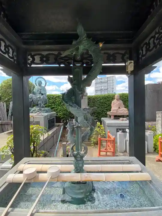 西光院の手水舎