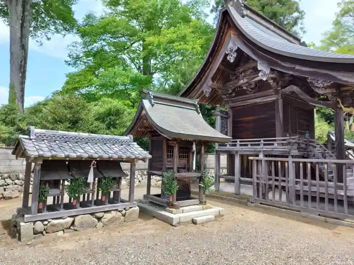 月讀神社の{uncategorized: "未分類", other: "その他", undefined: "問題あり", building: "その他建物", grave: "お墓", sacred_gate: "鳥居", guardian: "狛犬", statue: "像", buddha: "仏像", history: "歴史", nature: "自然", garden: "庭園", animal: "動物", pagoda: "塔", temizu: "手水舎", mountain_gate: "山門・神門", sanctuary: "本殿・本堂", subordinate: "末社・摂社", art: "芸術", scenery: "景色", jizo: "地蔵", ema: "絵馬", goshuin: "御朱印", omikuji: "おみくじ", items: "授与品その他", amulet: "お守り", goshuincho: "御朱印帳", eats: "食事", festival: "お祭り", votive_dance: "神楽", shichigosan: "七五三参", wedding: "結婚式", experience: "体験その他", initially: "初詣", around: "周辺", anti_infection: "感染症対策"}