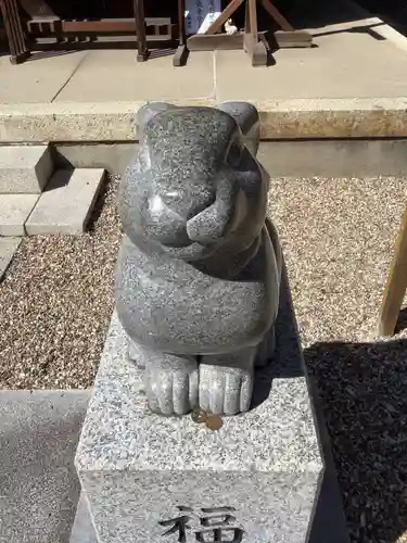 三輪神社の狛犬