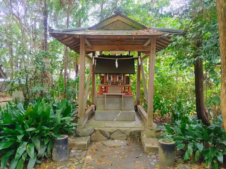 白郷稲荷神社の末社・摂社