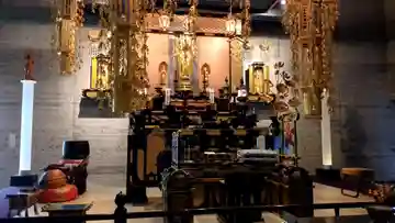 直行寺の本殿・本堂