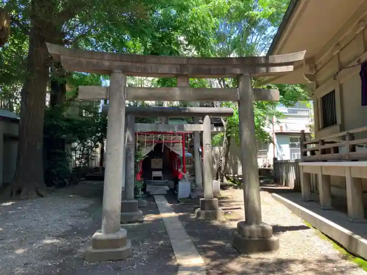 上目黒氷川神社の鳥居
