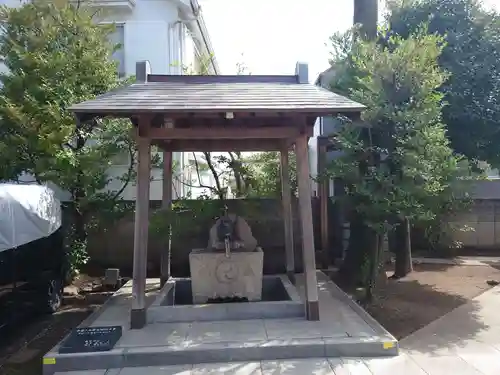 天沼熊野神社の手水舎