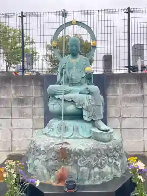 真弘寺の{uncategorized: "未分類", other: "その他", undefined: "問題あり", building: "その他建物", grave: "お墓", sacred_gate: "鳥居", guardian: "狛犬", statue: "像", buddha: "仏像", history: "歴史", nature: "自然", garden: "庭園", animal: "動物", pagoda: "塔", temizu: "手水舎", mountain_gate: "山門・神門", sanctuary: "本殿・本堂", subordinate: "末社・摂社", art: "芸術", scenery: "景色", jizo: "地蔵", ema: "絵馬", goshuin: "御朱印", omikuji: "おみくじ", items: "授与品その他", amulet: "お守り", goshuincho: "御朱印帳", eats: "食事", festival: "お祭り", votive_dance: "神楽", shichigosan: "七五三参", wedding: "結婚式", experience: "体験その他", initially: "初詣", around: "周辺", anti_infection: "感染症対策"}