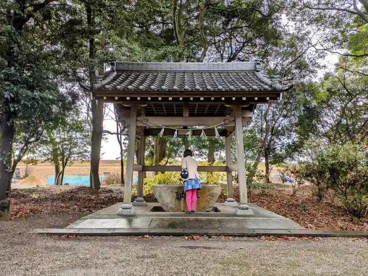 楠村神社の手水舎