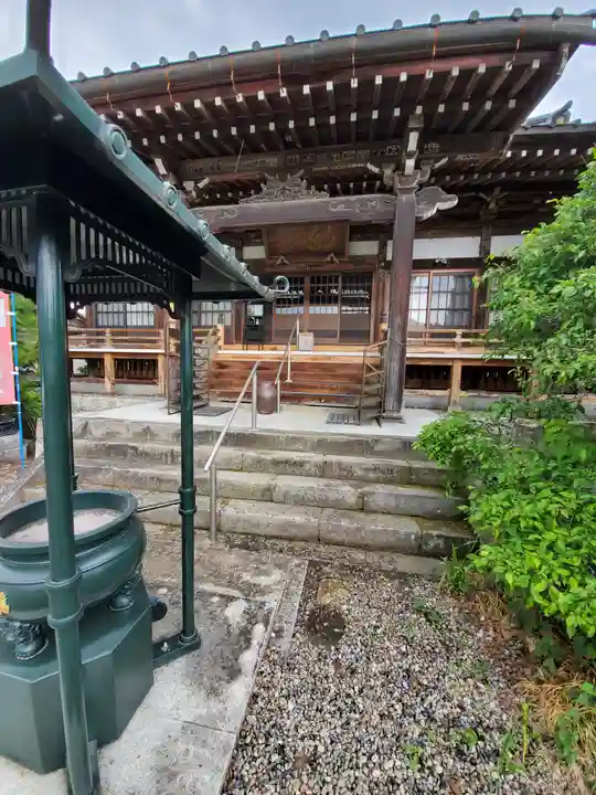 慈光寺(雨乞い不動尊)の本殿・本堂
