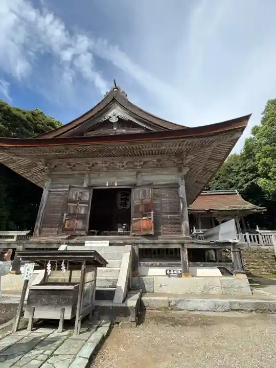氣多大社の{uncategorized: "未分類", other: "その他", undefined: "問題あり", building: "その他建物", grave: "お墓", sacred_gate: "鳥居", guardian: "狛犬", statue: "像", buddha: "仏像", history: "歴史", nature: "自然", garden: "庭園", animal: "動物", pagoda: "塔", temizu: "手水舎", mountain_gate: "山門・神門", sanctuary: "本殿・本堂", subordinate: "末社・摂社", art: "芸術", scenery: "景色", jizo: "地蔵", ema: "絵馬", goshuin: "御朱印", omikuji: "おみくじ", items: "授与品その他", amulet: "お守り", goshuincho: "御朱印帳", eats: "食事", festival: "お祭り", votive_dance: "神楽", shichigosan: "七五三参", wedding: "結婚式", experience: "体験その他", initially: "初詣", around: "周辺", anti_infection: "感染症対策"}