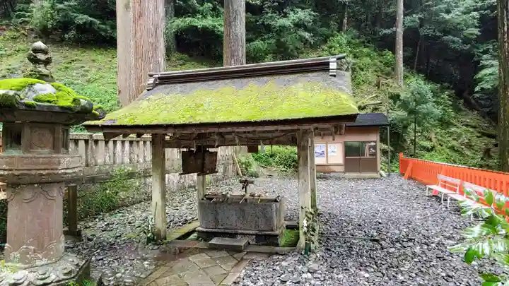 鳳来山東照宮の手水舎