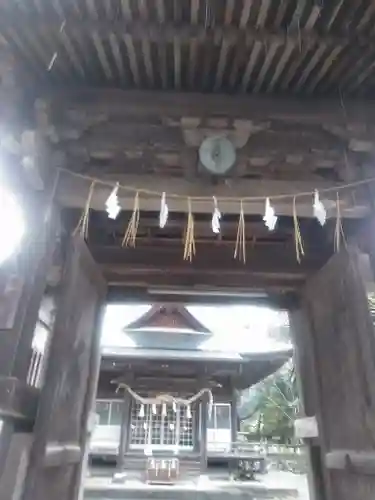 城井八幡社の山門・神門