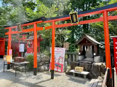 三光稲荷神社の末社・摂社