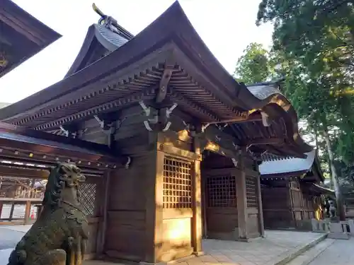 彌彦神社の山門・神門