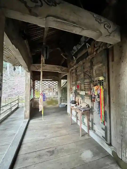 秩父札所三十二番 法性寺の{uncategorized: "未分類", other: "その他", undefined: "問題あり", building: "その他建物", grave: "お墓", sacred_gate: "鳥居", guardian: "狛犬", statue: "像", buddha: "仏像", history: "歴史", nature: "自然", garden: "庭園", animal: "動物", pagoda: "塔", temizu: "手水舎", mountain_gate: "山門・神門", sanctuary: "本殿・本堂", subordinate: "末社・摂社", art: "芸術", scenery: "景色", jizo: "地蔵", ema: "絵馬", goshuin: "御朱印", omikuji: "おみくじ", items: "授与品その他", amulet: "お守り", goshuincho: "御朱印帳", eats: "食事", festival: "お祭り", votive_dance: "神楽", shichigosan: "七五三参", wedding: "結婚式", experience: "体験その他", initially: "初詣", around: "周辺", anti_infection: "感染症対策"}