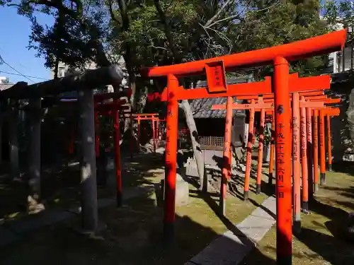三囲神社の鳥居