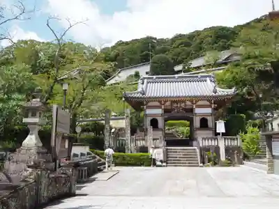 薬王寺の山門・神門