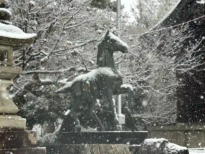 濃飛護國神社の{uncategorized: "未分類", other: "その他", undefined: "問題あり", building: "その他建物", grave: "お墓", sacred_gate: "鳥居", guardian: "狛犬", statue: "像", buddha: "仏像", history: "歴史", nature: "自然", garden: "庭園", animal: "動物", pagoda: "塔", temizu: "手水舎", mountain_gate: "山門・神門", sanctuary: "本殿・本堂", subordinate: "末社・摂社", art: "芸術", scenery: "景色", jizo: "地蔵", ema: "絵馬", goshuin: "御朱印", omikuji: "おみくじ", items: "授与品その他", amulet: "お守り", goshuincho: "御朱印帳", eats: "食事", festival: "お祭り", votive_dance: "神楽", shichigosan: "七五三参", wedding: "結婚式", experience: "体験その他", initially: "初詣", around: "周辺", anti_infection: "感染症対策"}