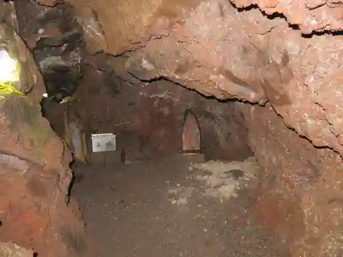 無戸室浅間神社(船津胎内神社)のその他建物