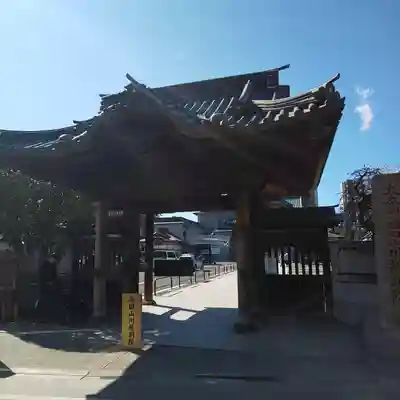 成田山川越別院の山門・神門