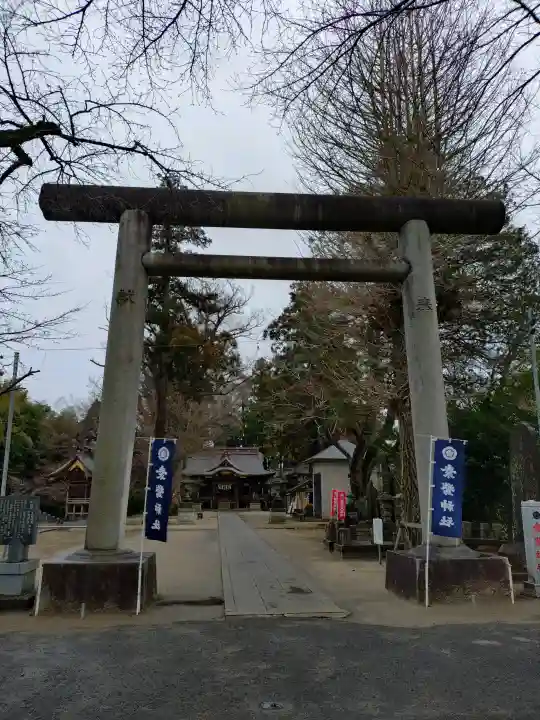 素鵞神社の{uncategorized: "未分類", other: "その他", undefined: "問題あり", building: "その他建物", grave: "お墓", sacred_gate: "鳥居", guardian: "狛犬", statue: "像", buddha: "仏像", history: "歴史", nature: "自然", garden: "庭園", animal: "動物", pagoda: "塔", temizu: "手水舎", mountain_gate: "山門・神門", sanctuary: "本殿・本堂", subordinate: "末社・摂社", art: "芸術", scenery: "景色", jizo: "地蔵", ema: "絵馬", goshuin: "御朱印", omikuji: "おみくじ", items: "授与品その他", amulet: "お守り", goshuincho: "御朱印帳", eats: "食事", festival: "お祭り", votive_dance: "神楽", shichigosan: "七五三参", wedding: "結婚式", experience: "体験その他", initially: "初詣", around: "周辺", anti_infection: "感染症対策"}