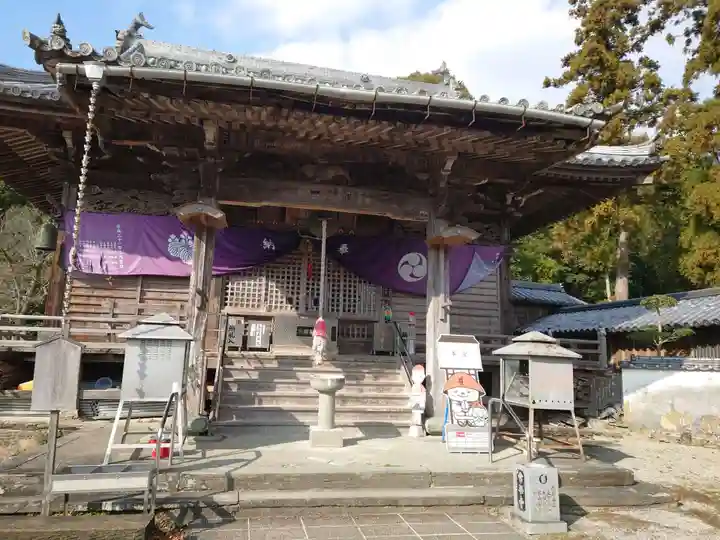 常楽寺の本殿・本堂