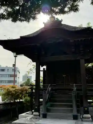 深川開運出世稲荷の{uncategorized: "未分類", other: "その他", undefined: "問題あり", building: "その他建物", grave: "お墓", sacred_gate: "鳥居", guardian: "狛犬", statue: "像", buddha: "仏像", history: "歴史", nature: "自然", garden: "庭園", animal: "動物", pagoda: "塔", temizu: "手水舎", mountain_gate: "山門・神門", sanctuary: "本殿・本堂", subordinate: "末社・摂社", art: "芸術", scenery: "景色", jizo: "地蔵", ema: "絵馬", goshuin: "御朱印", omikuji: "おみくじ", items: "授与品その他", amulet: "お守り", goshuincho: "御朱印帳", eats: "食事", festival: "お祭り", votive_dance: "神楽", shichigosan: "七五三参", wedding: "結婚式", experience: "体験その他", initially: "初詣", around: "周辺", anti_infection: "感染症対策"}