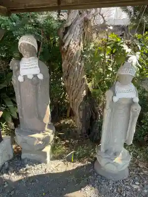 済興寺の{uncategorized: "未分類", other: "その他", undefined: "問題あり", building: "その他建物", grave: "お墓", sacred_gate: "鳥居", guardian: "狛犬", statue: "像", buddha: "仏像", history: "歴史", nature: "自然", garden: "庭園", animal: "動物", pagoda: "塔", temizu: "手水舎", mountain_gate: "山門・神門", sanctuary: "本殿・本堂", subordinate: "末社・摂社", art: "芸術", scenery: "景色", jizo: "地蔵", ema: "絵馬", goshuin: "御朱印", omikuji: "おみくじ", items: "授与品その他", amulet: "お守り", goshuincho: "御朱印帳", eats: "食事", festival: "お祭り", votive_dance: "神楽", shichigosan: "七五三参", wedding: "結婚式", experience: "体験その他", initially: "初詣", around: "周辺", anti_infection: "感染症対策"}